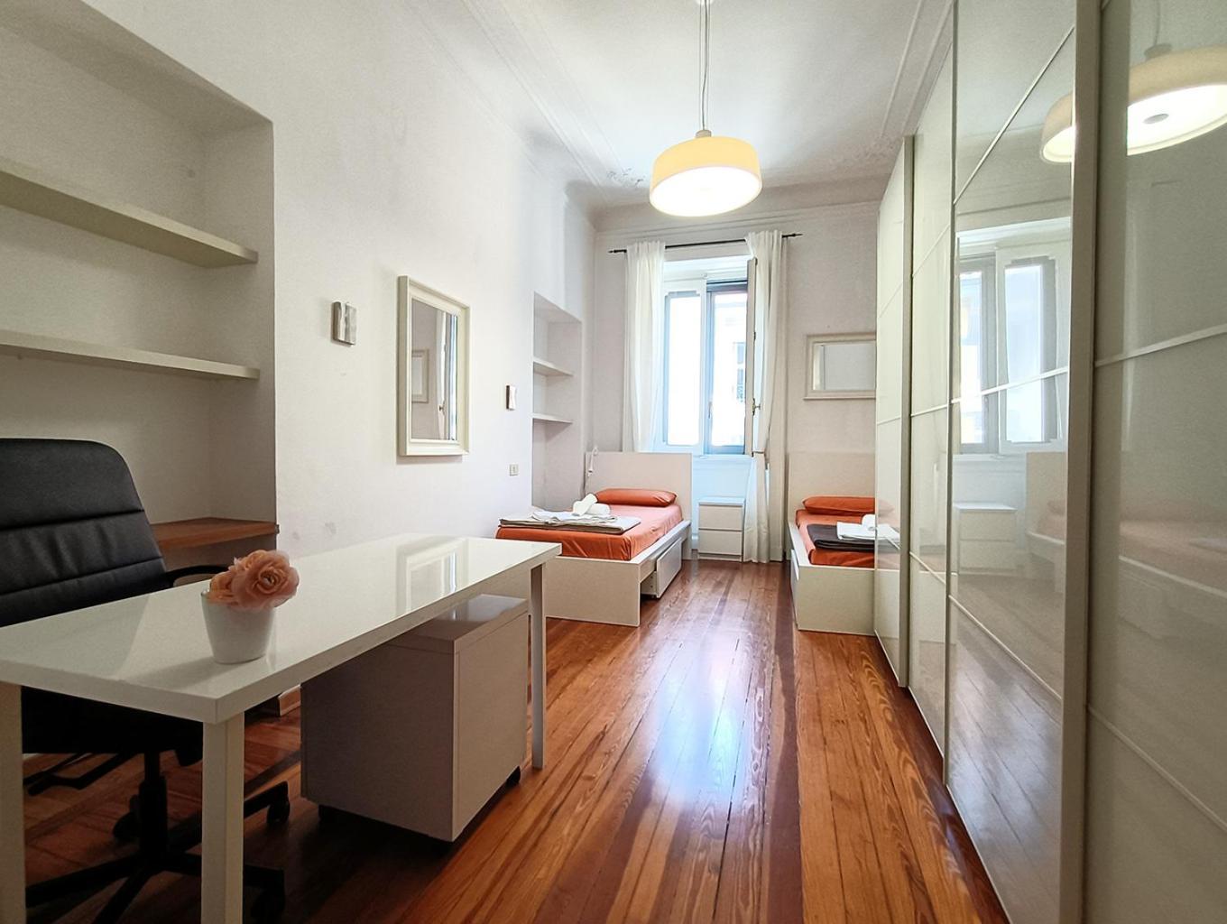 Apartment Sahi - Residenza Corso Italia Tre Camere, Due Bagni E Un Salone Mailand